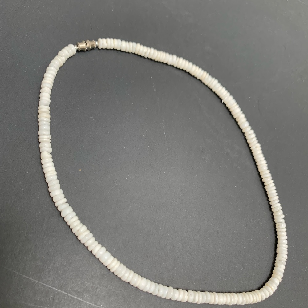 Vintage 1970s Hawaiian pula shell choker necklace